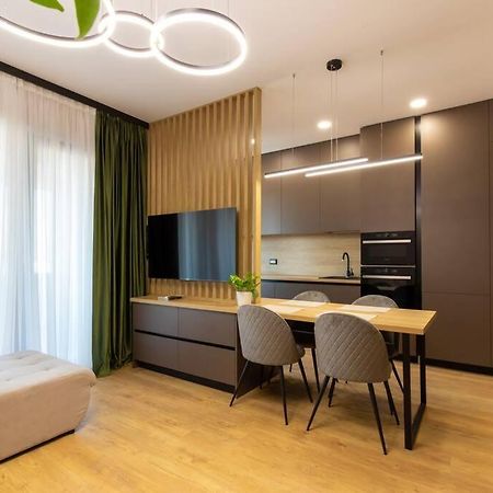 Elegant 2 Bedroom Retreat Boekarest Buitenkant foto