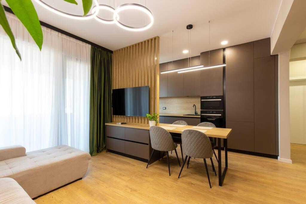 Elegant 2 Bedroom Retreat Boekarest Buitenkant foto