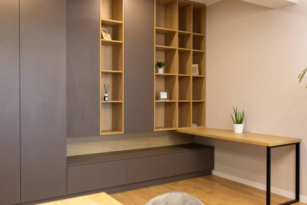 Elegant 2 Bedroom Retreat Boekarest Buitenkant foto